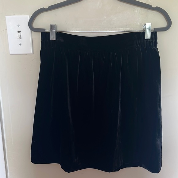 LOFT Dresses & Skirts - Black Velvet Mini Skirt Size Small